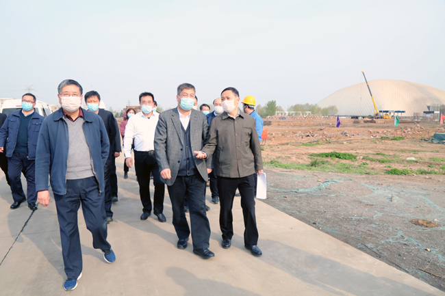 河南省發(fā)改委副主任、能源局局長(zhǎng)高義到萬(wàn)基控股集團(tuán)調(diào)研2×66萬(wàn)千瓦機(jī)組項(xiàng)目建設(shè)情況