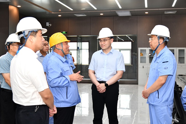 新安縣委書記、縣長王智一行到萬基控股集團(tuán)調(diào)研