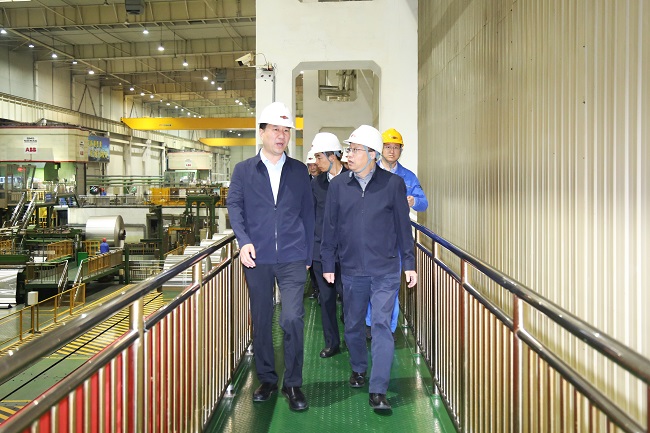 鞏義市委副書記、市長張東輝一行到萬基控股集團(tuán)調(diào)研